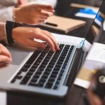 これでもう迷わない！ホームページを制作する会社のための、制作会社を選ぶ４つのポイント