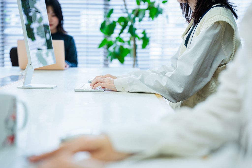 フロントエンドエンジニア（コーダー）を募集しています